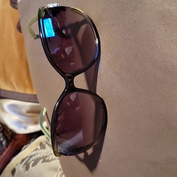 Green & Black Rhinestone Sunglasses 👓 - Picture 3 of 10